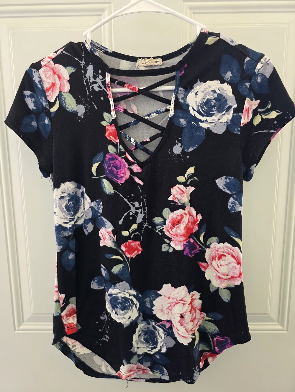 Urbanology Crisscross Floral V-Neck Top - Black with Pink & Blue Roses Size Med